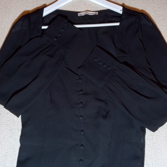Abercrombie & Fitch Tops - Abercrombie & Fitch, black, sweetheart neck, long sleeve blouse, size medium